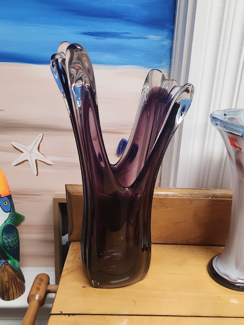 Beautiful amethyst Swung Vase